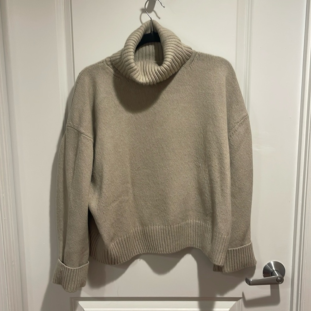 H&M Turtleneck Sweater Oatmeal Size S
